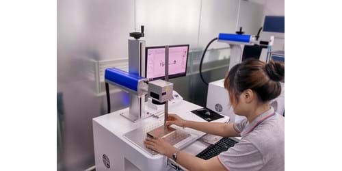 خدمات حک لیزری فایبر و چاپ تامپو در رشت